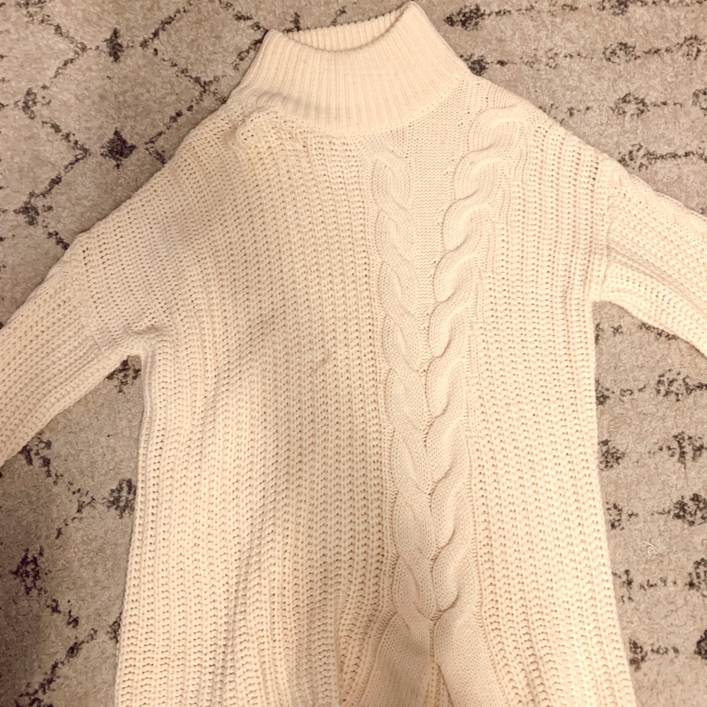 Turtle neck long sleeve sweater - size S